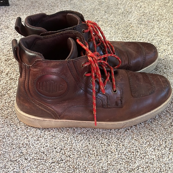 Harley-Davidson Other - Men’s brown leather Harley Davidson lace up high top shoes. Size 10.